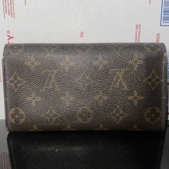 Authentic Louis Vuitton Brown long Sarah Monogram Wallet Certified - Picture 4 of 12
